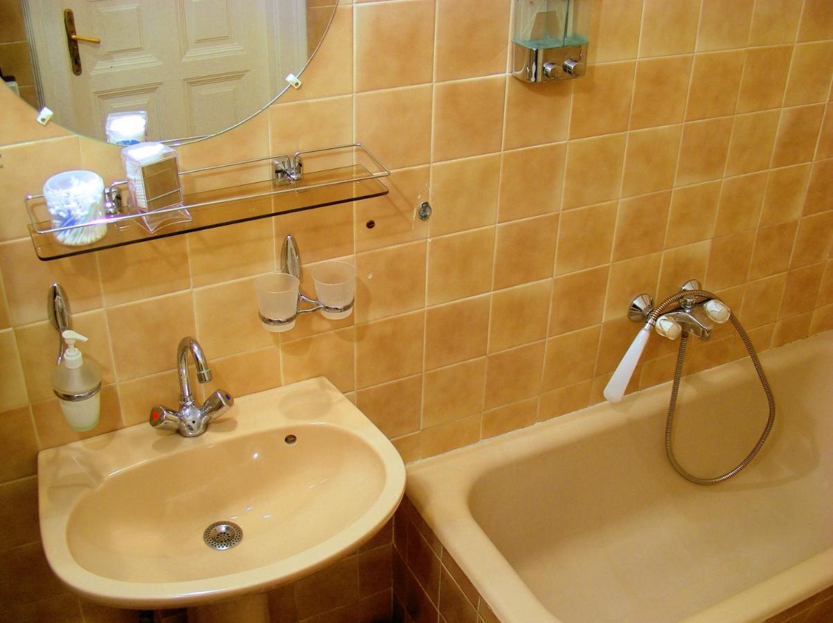 Firstapartments Inn City Center Budapest Rum bild